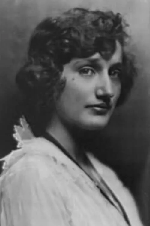 Edith Ewing Bouvier Beale en el reparto