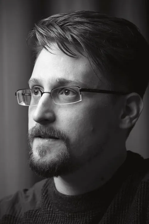 Edward Snowden interpretando a Self