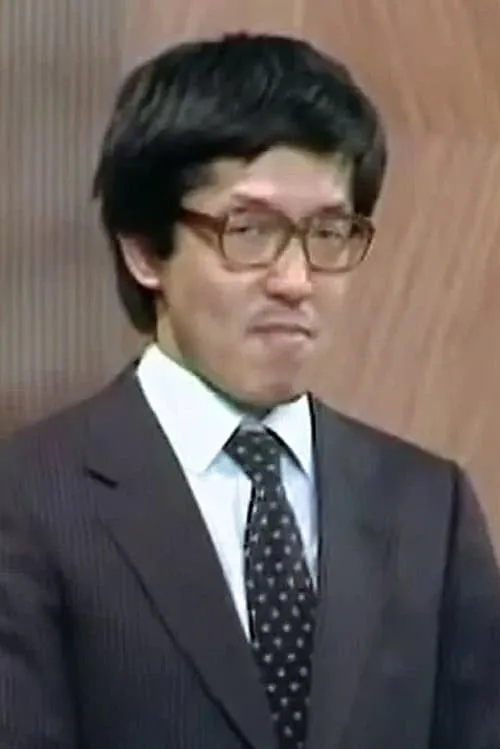 Eiji Kusuhara interpretando a Nashimoto