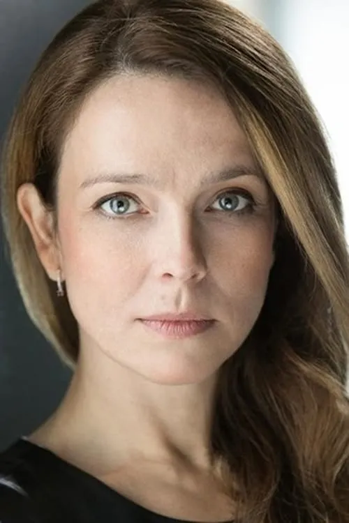 Actor Elena Harding