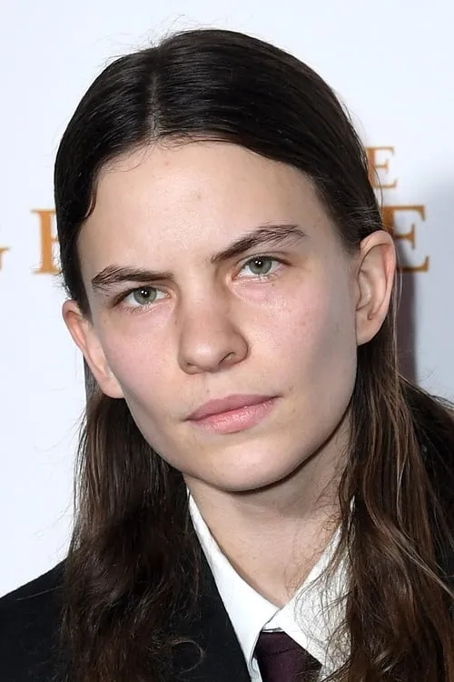 Eliot Sumner interpretando a Sam