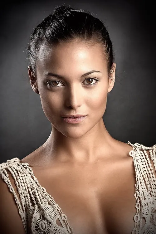 Actor Elisa Mouliaá