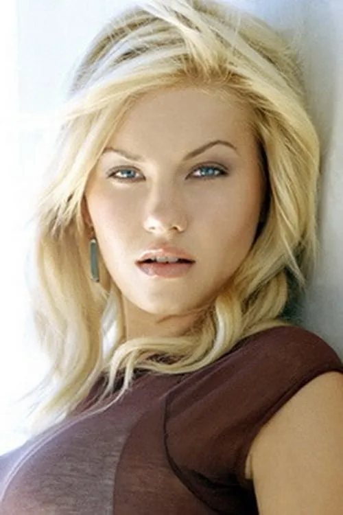 Sarah Atkinson ha trabajado con Elisha Cuthbert en 1 ocasiones