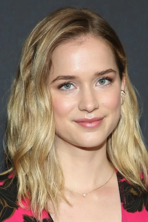 Gemma Massot ha trabajado con Elizabeth Lail en 1 ocasiones