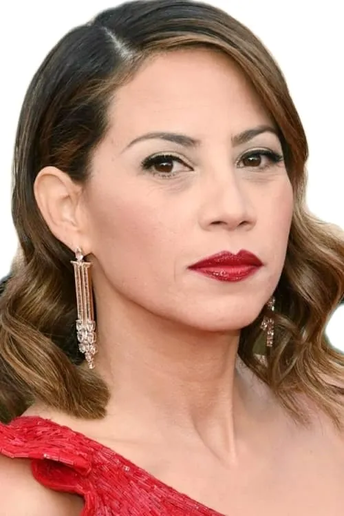 Elizabeth Rodriguez interpretando a Celia