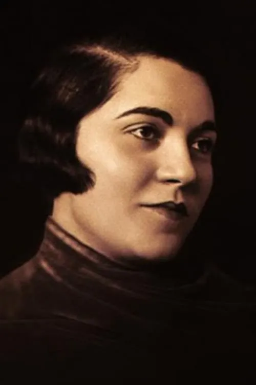 Ella Gombaszögi interpretando a Blanche,a nevelono