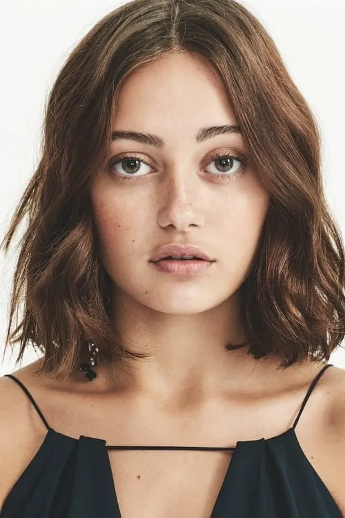 Ella Purnell interpretando a Inca