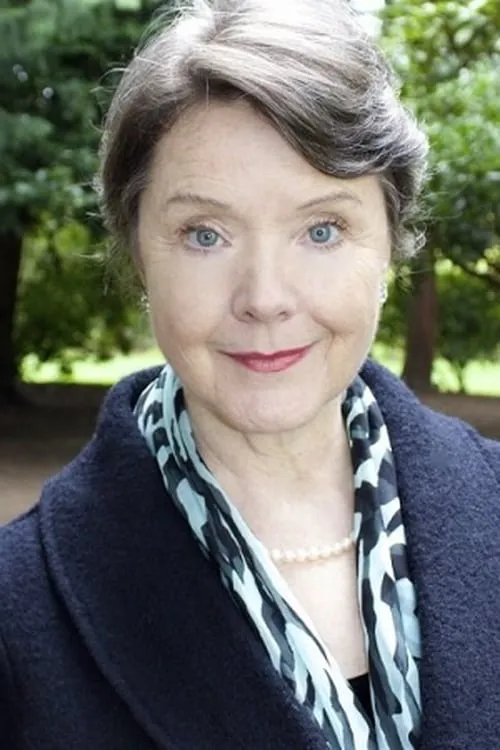 Ellen McLain en el reparto