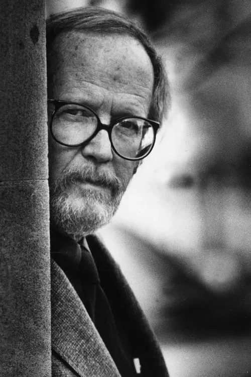 Elmore Leonard interpretando a Self (archive footage)