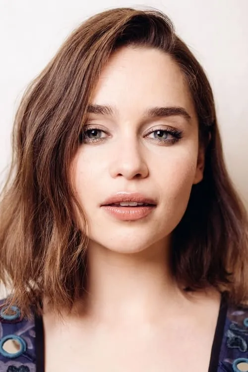 Emilia Clarke interpretando a Malu