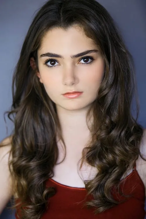 Emily Robinson interpretando a Annie Bloom