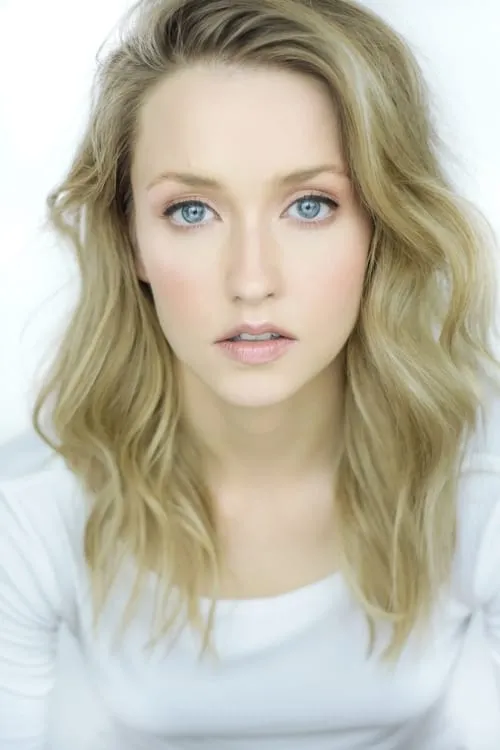 Emily Tennant interpretando a Grace Pershing