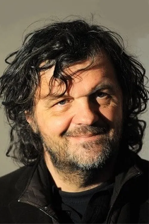 Emir Kusturica interpretando a Secondo