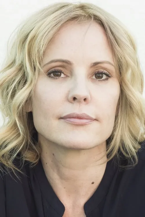 Emma Caulfield Ford interpretando a Caitlin Greene