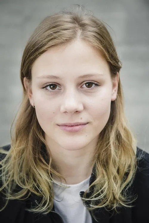 Actor Emma-Katharina Suthe