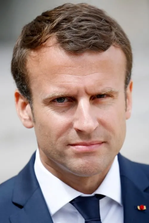 Emmanuel Macron interpretando a Self (archive footage)