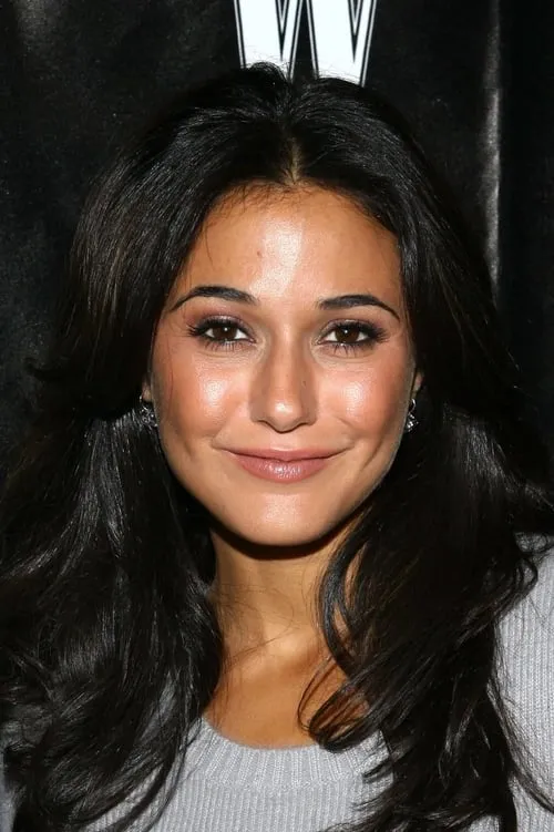 Emmanuelle Chriqui interpretando a Carly