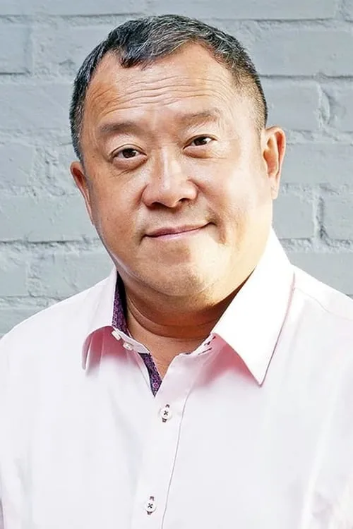 Eric Tsang interpretando a Uncle Wei