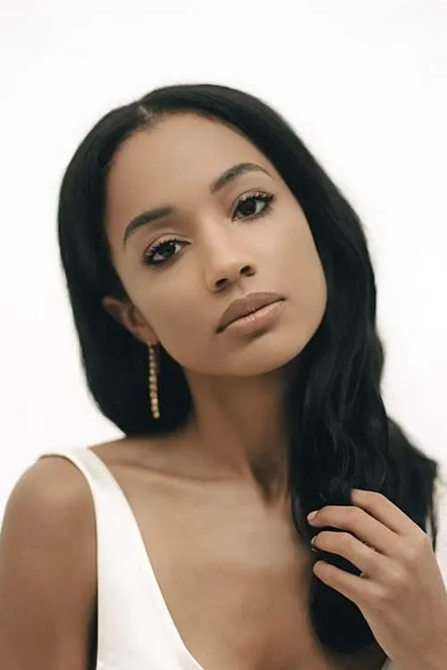 Erinn Westbrook interpretando a Kendall