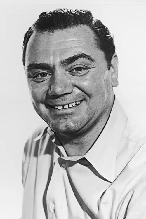 Ernest Borgnine interpretando a Dr. Gustav Gruber