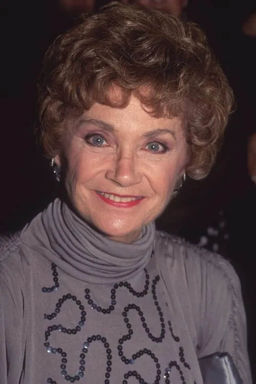 Estelle Getty interpretando a Self