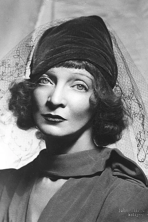 Actor Estelle Winwood