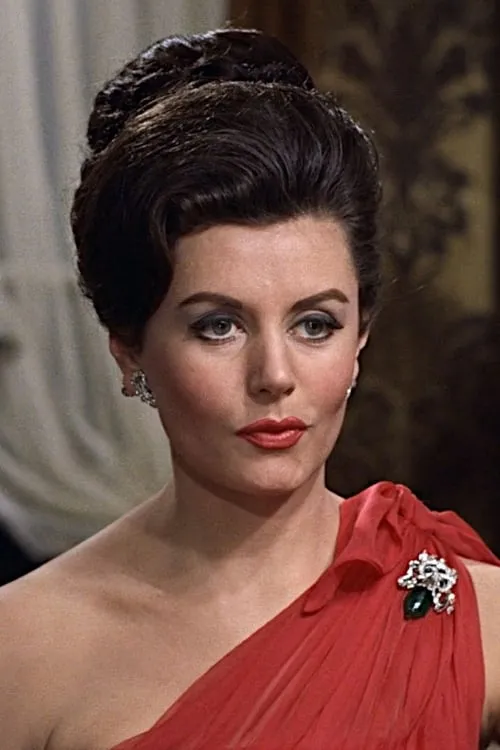 Eunice Gayson interpretando a Penny Henson