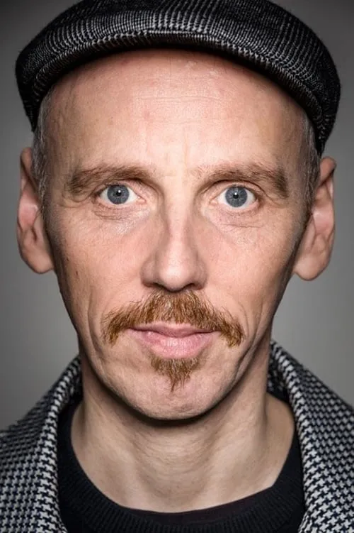 Actor Ewen Bremner