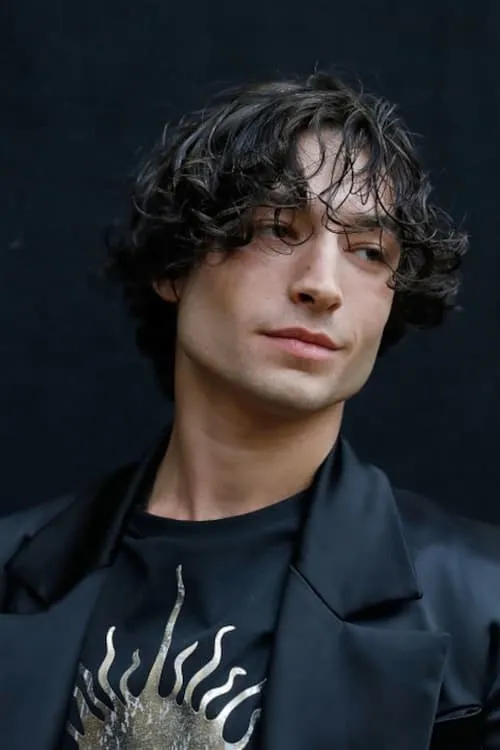 Ezra Miller en el reparto