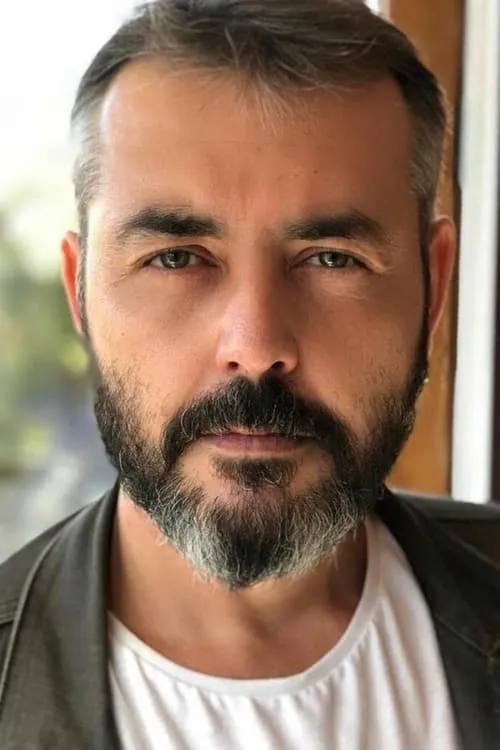 Actor Fahri Öztezcan