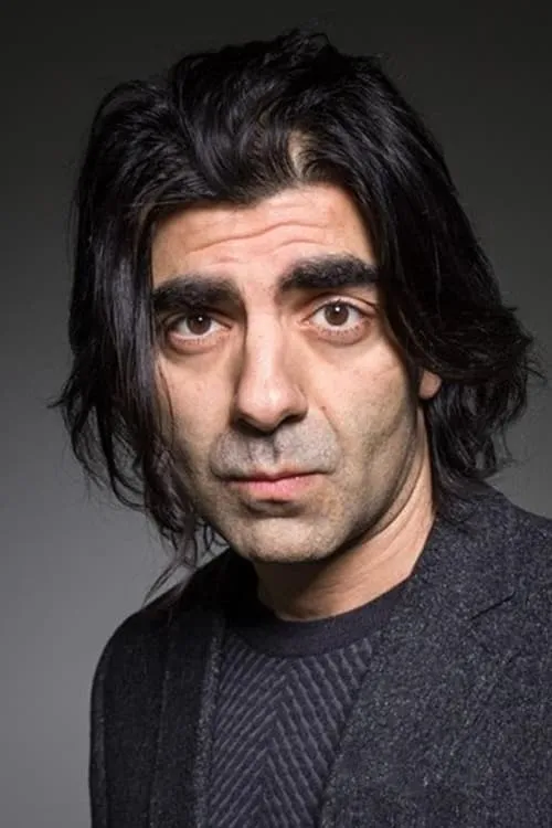 Fatih Akin interpretando a Fatih Akin