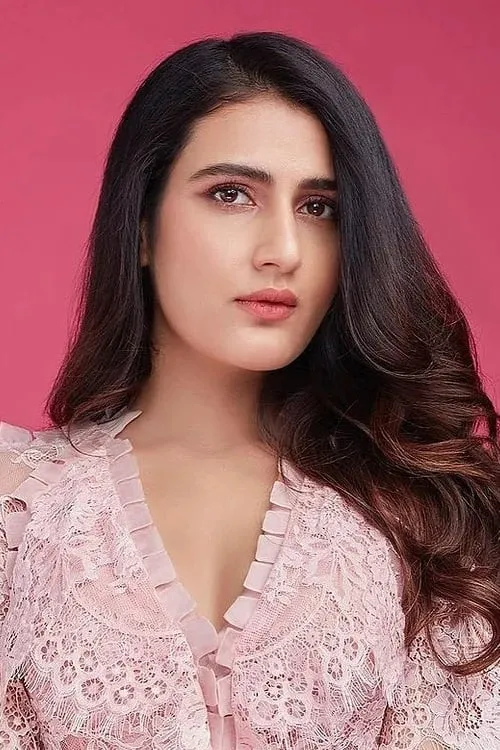 Raghuram ha trabajado con Fatima Sana Shaikh en 1 ocasiones