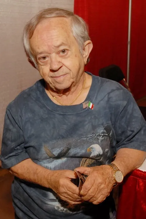 Felix Silla interpretando a Don Cluff