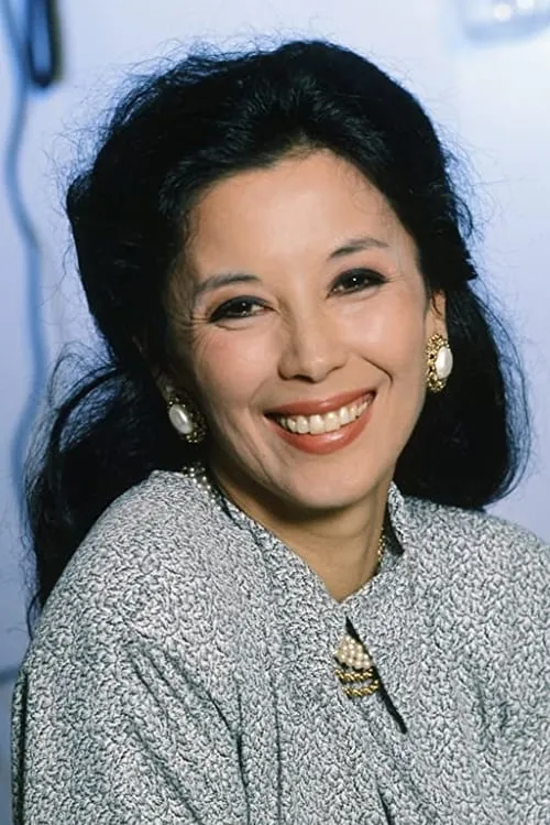 France Nuyen interpretando a Kate Davray