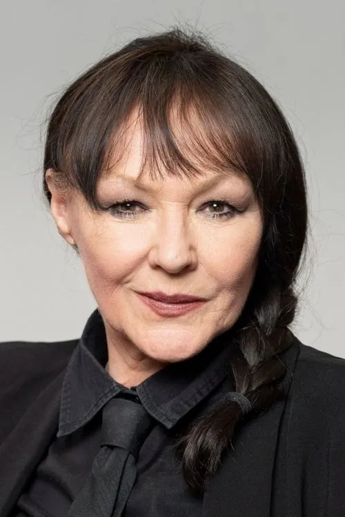 Frances Barber interpretando a 