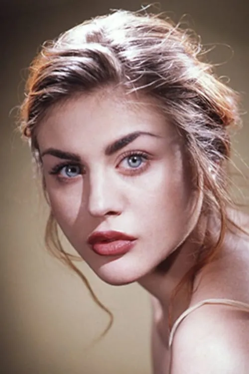 Frances Bean Cobain interpretando a Self (archive footage)