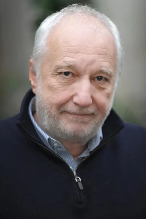 François Berléand interpretando a Baron Axel de Fersen