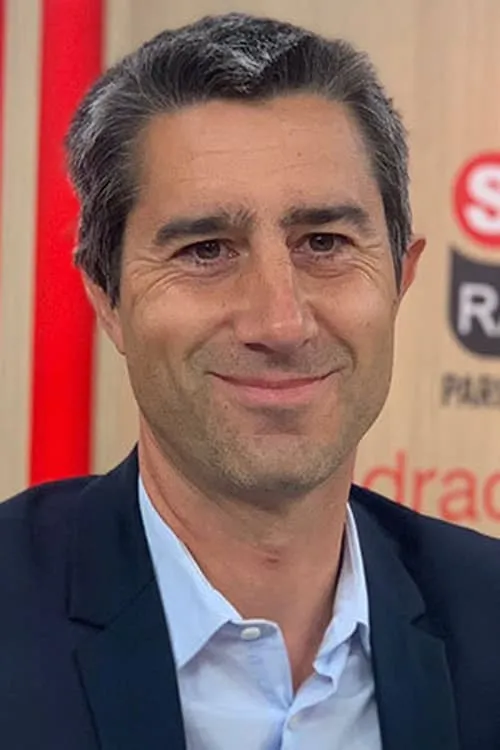 François Ruffin interpretando a Bernard Arnault