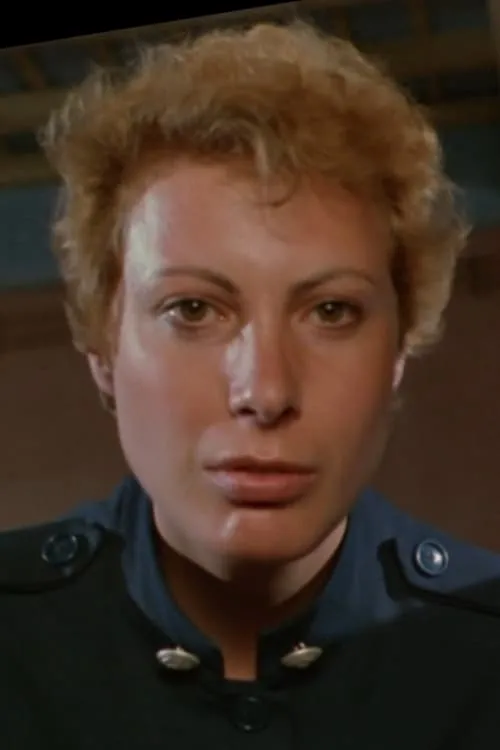 Françoise Perrot interpretando a Molly, the Guard