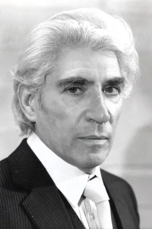 Actor Frank Finlay