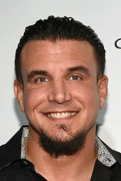 Frank Mir interpretando a Self