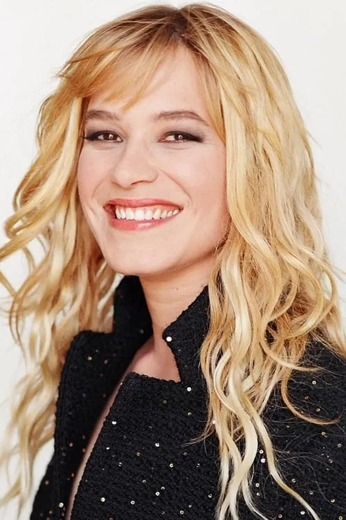 Franka Potente interpretando a Mona Wendt