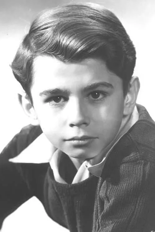 Actor Freddie Mercer