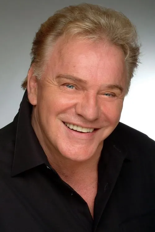 Freddie Starr interpretando a 