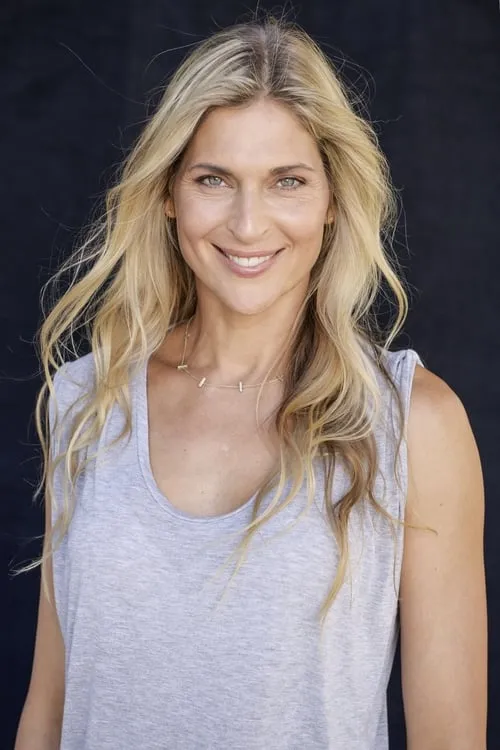 Gabrielle Reece interpretando a Herself