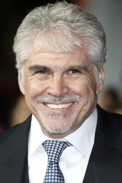 Gary Ross interpretando a Self