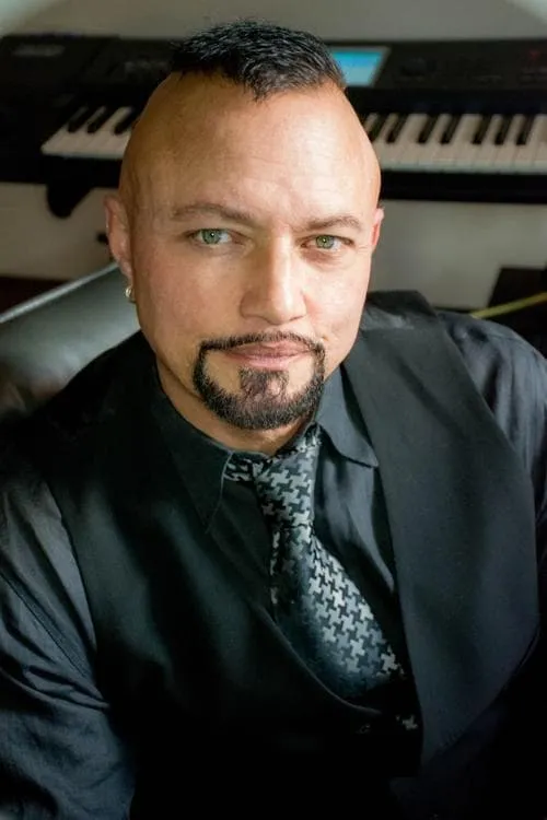 Geoff Tate interpretando a Self