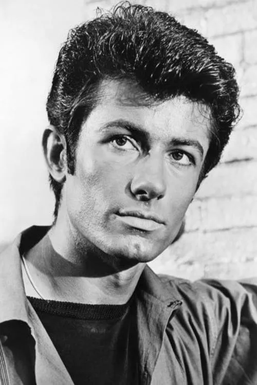 George Chakiris interpretando a Young Groom