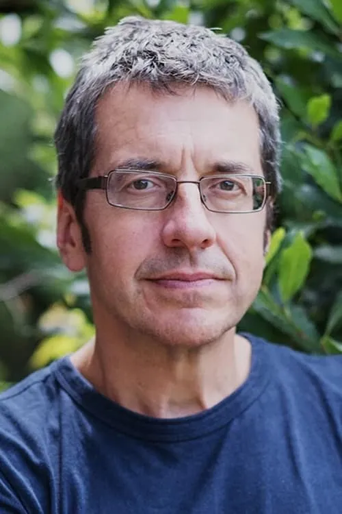 George Monbiot interpretando a Self