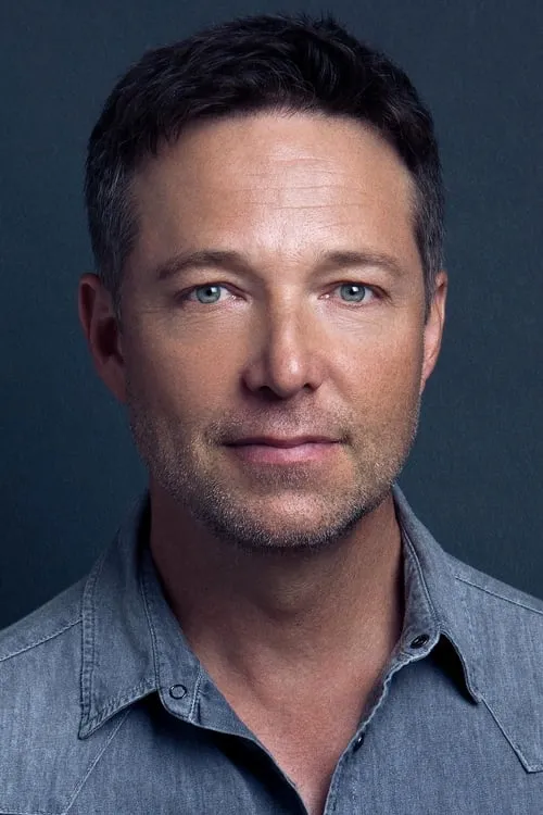 George Newbern interpretando a Addison Rickford